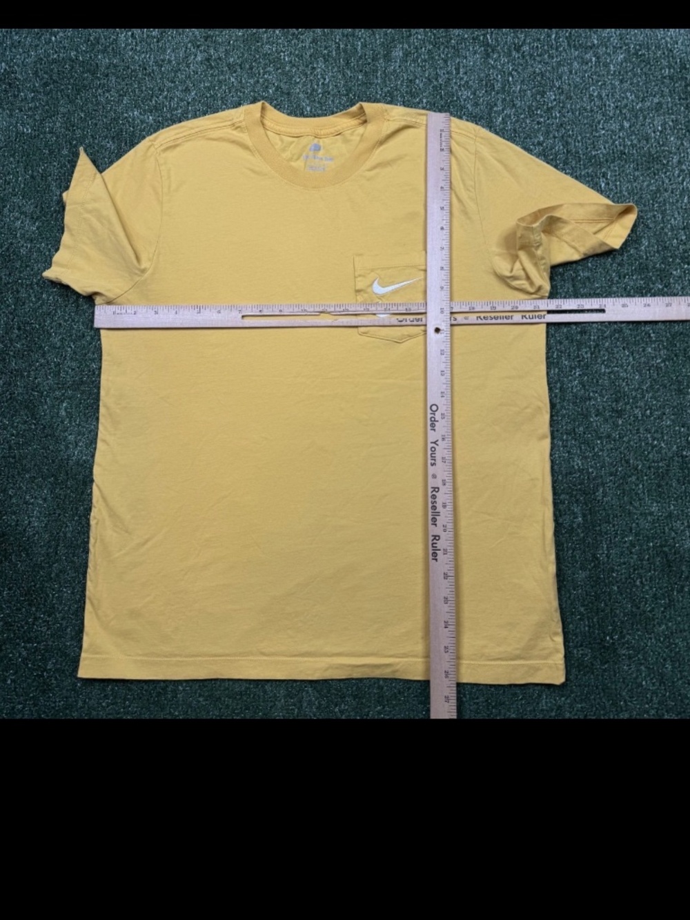 Nike Pocket T Shirt Men's Size L Yellow Short Sleeve Crew Neck Double Swoosh - Picture 4 of 4